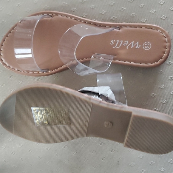 Wells Sliders clear see through color 6.5 new in box - Picture 4 of 4